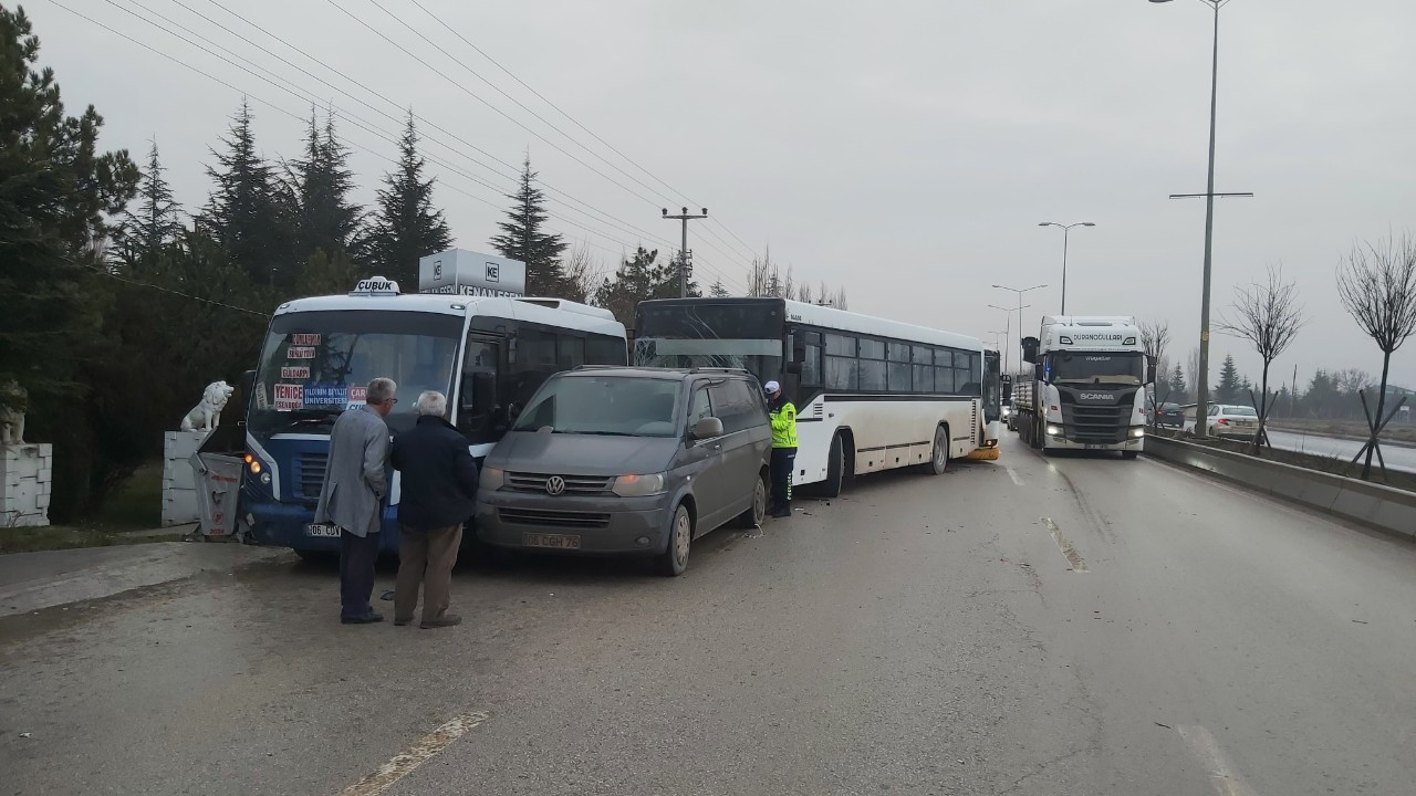 Ankara’da zincirleme trafik kazası: 33 kişi yaralandı