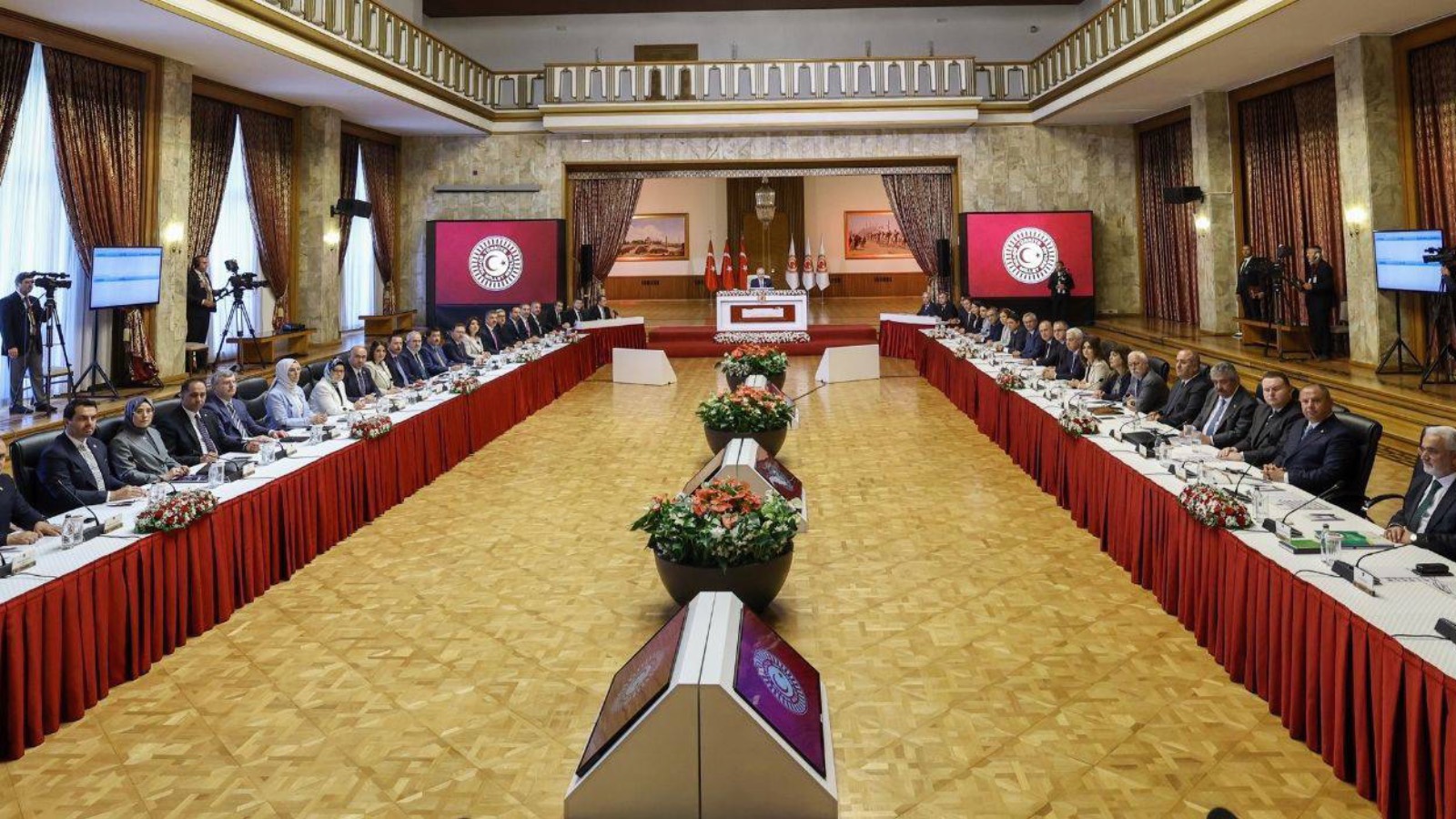 Cumhurbaşkanı Başdanışmanı Uçum’dan komisyon eleştirilerine yanıt: ‘Türk yerine Türkiyeli denmek isteniyor’ gibi asılsız ve kışkırtıcı iddiaları ortaya atmak fikri sabotaj cumhurbaskani basdanismani ucumdan komisyon elestirilerine yanit turk yerine turkiyeli denmek isteniyor gibi asilsiz ve kiskirtici iddialari ortaya atmak fikri sabotaj MpubnchH