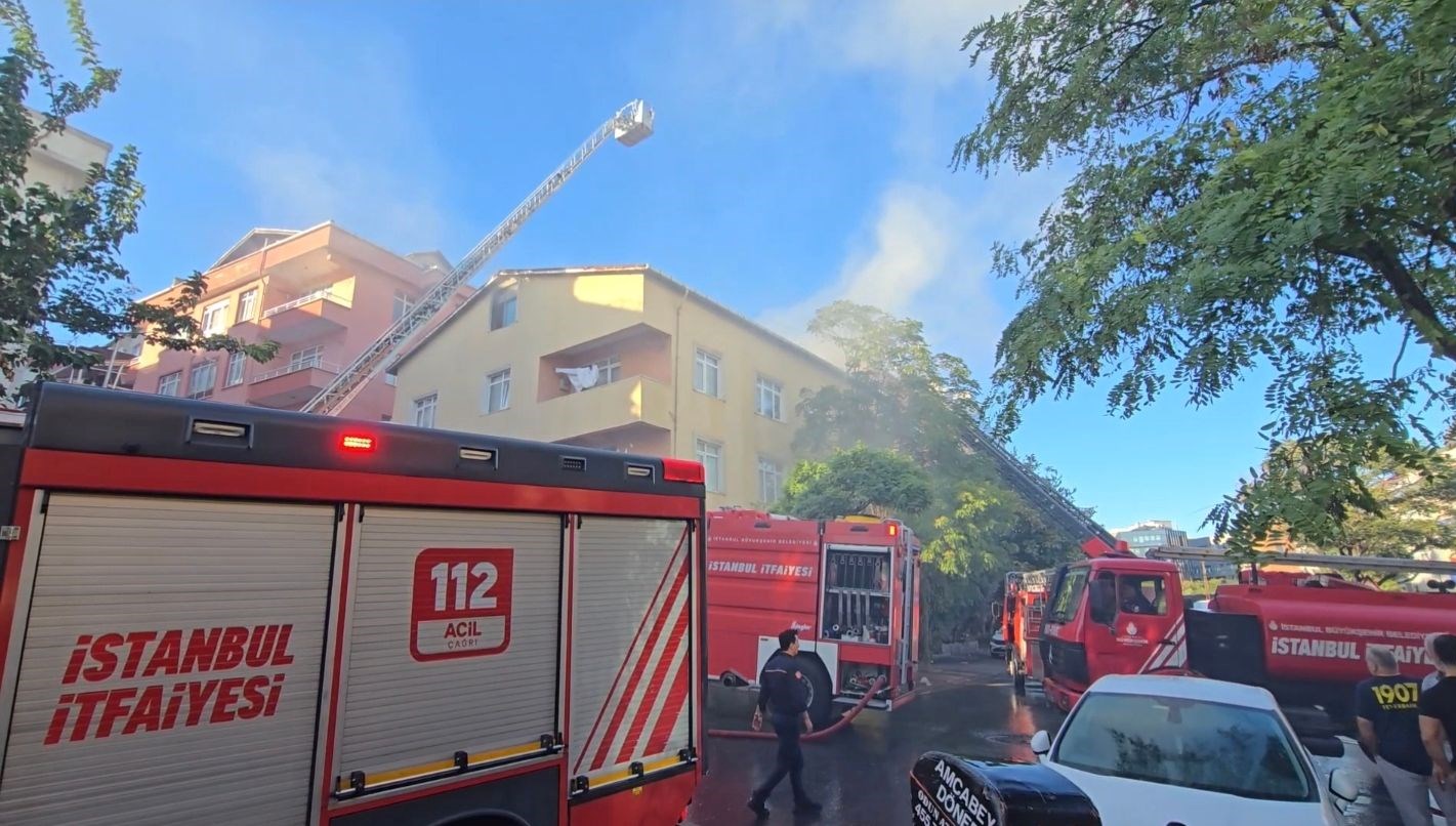 uskudarda yangin yanindaki binaya da sicradi uCGXn5Rb