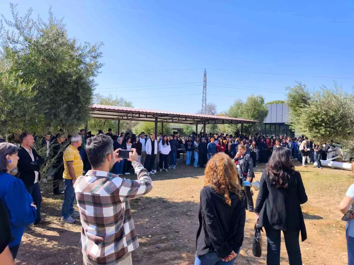 adnan menderes universitesinde deprem tatbikati gerceklestirildi yXs2eSjJ.jpg