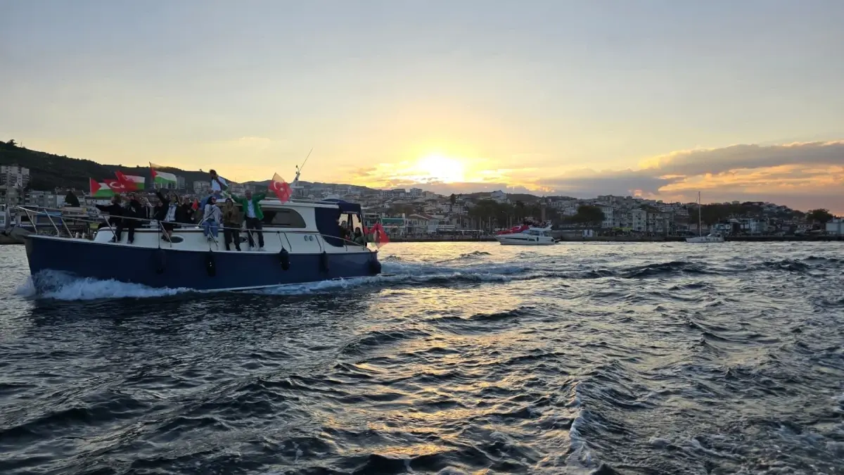 bursada filistine destek icin tekne turu duzenlendi ZPJiFBNu