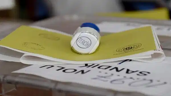 carpici secim anketi sonucu chp birinci dem parti mhpyi gecti GpJUEIAZ.jpg