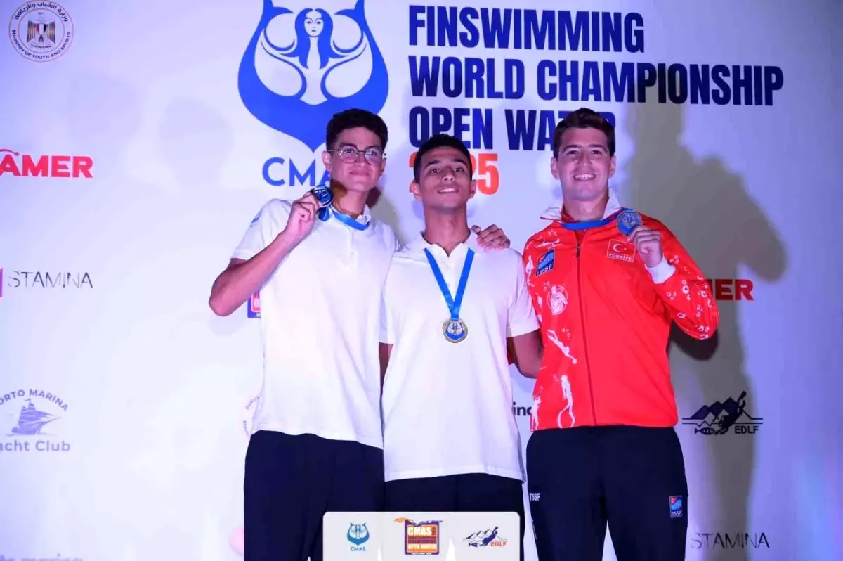 derin toparlak dunya paletli yuzme sampiyonasinda bronz madalya kazandi E3sKZBKU.jpg