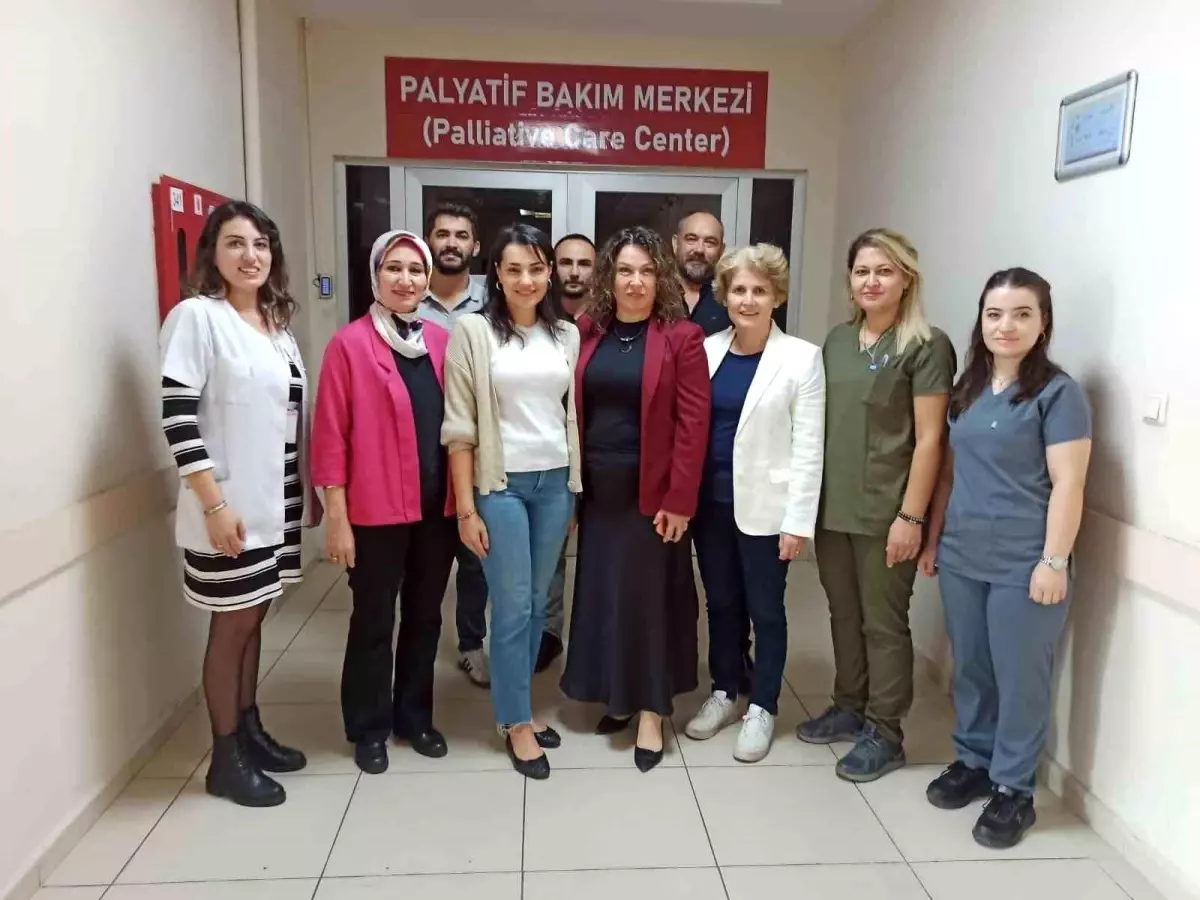 dunya palyatif bakim gununde anlamli ziyaret rQgjbIN4.jpg