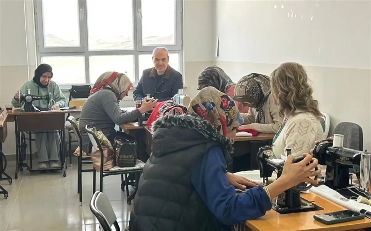 halk egitim kurslarina ziyaret 1iPWdY9Q.jpg