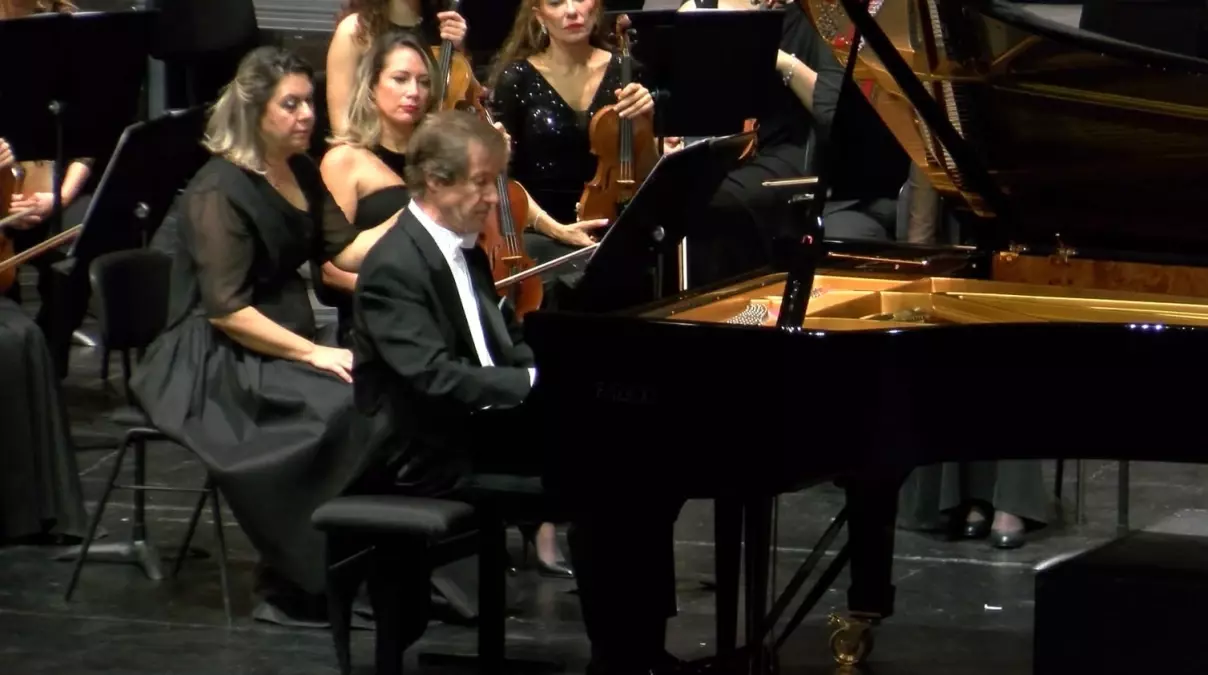 istanbul devlet senfoni orkestrasi 80 yilini coskuyla kutladi 7mS96Dm7