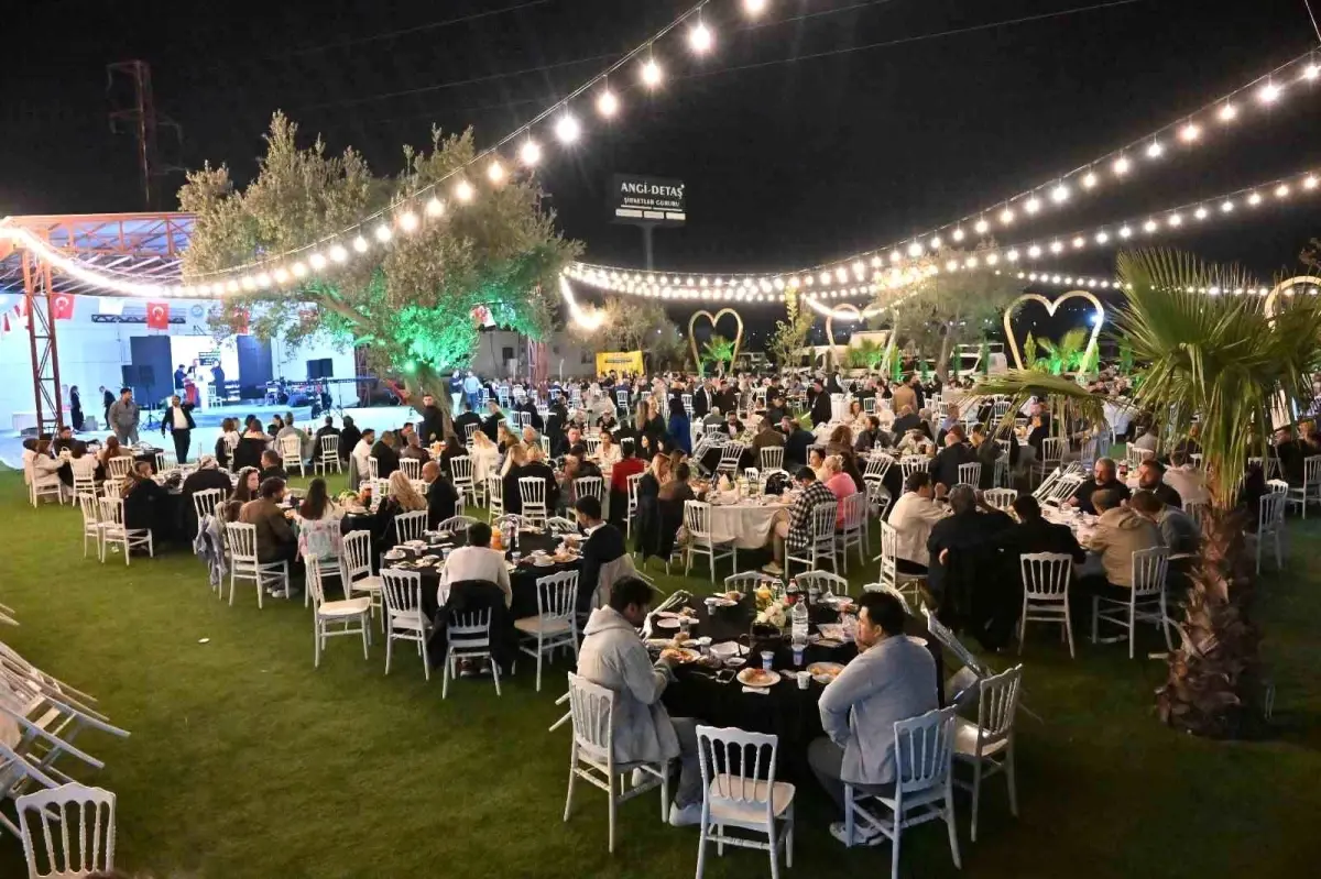 manisa berberler ve kuaforler odasi 60 yilini kutladi MvpeJ91I