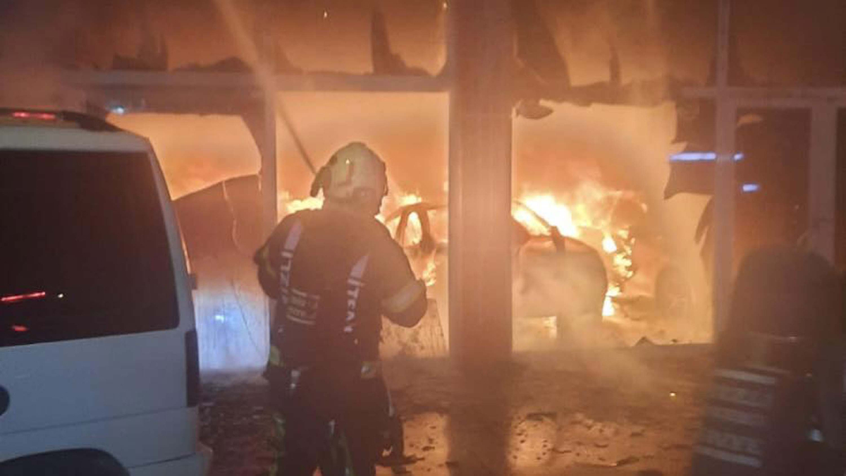 denizlide oto galeriyi kundaklayan supheli intikam icin atese verdim KhQ3EL32.jpg