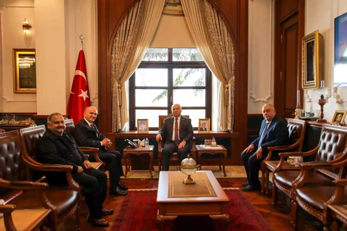 duzce heyeti trabzonda onemli ziyaretlerde bulundu eEbNr64I.jpg