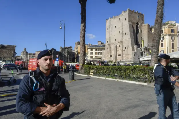 roma donemine ait kale tadilat sirasinda coktu bir isci hayatini kaybetti z6rxEjky.jpg