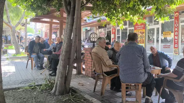 Emekliler Bayram İkramiyesi İçin Yüksek Talep: “4 Bin Lira Yetersiz, En Az 10 Bin Lira Olmalı”