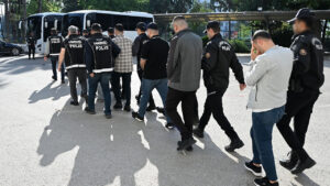 mersinde-zehir-tacirleri-kiskivrak-yakalandi-11-tutuklama-Z2at4xpZ