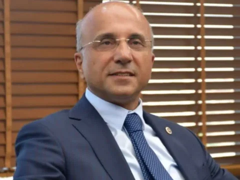 CHP’li Aşkın Genç: ‘Enerji yoksulluğunu birkaç teknik aksaklığa veya dönemsel kullanıma indirgemek kabul edilemez’